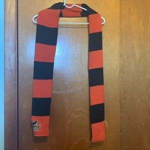 🧣2/ $12🧣 Black wolves Scarf